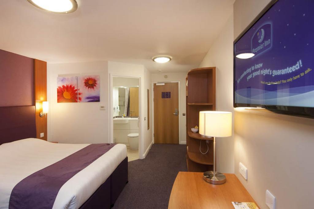 Premier Inn Hatfield Ngoại thất bức ảnh