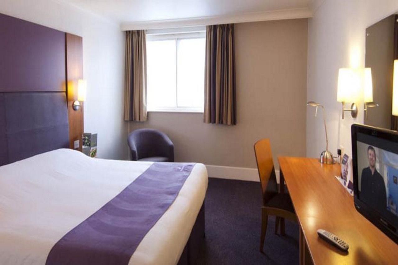 Premier Inn Hatfield Ngoại thất bức ảnh