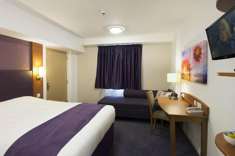 Premier Inn Hatfield Ngoại thất bức ảnh